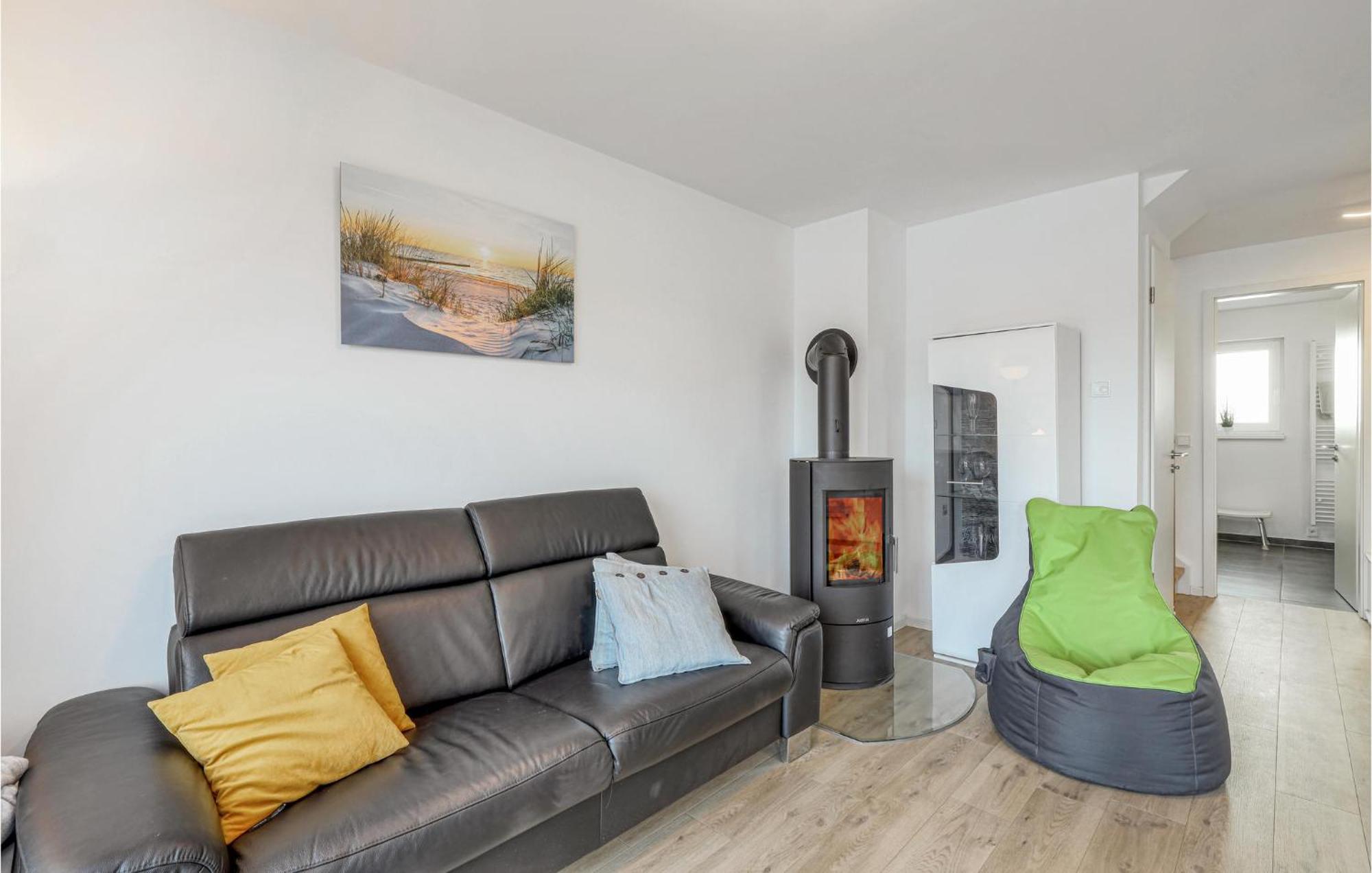 Nice Home In Tossens With Kitchen Kültér fotó